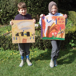 Abbildung7 Mit Kindern im Bienengarten